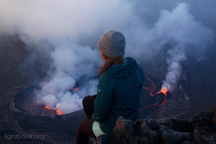 Volcan* Nyiragongo* est Le Plus* Dangereux* du Monde*