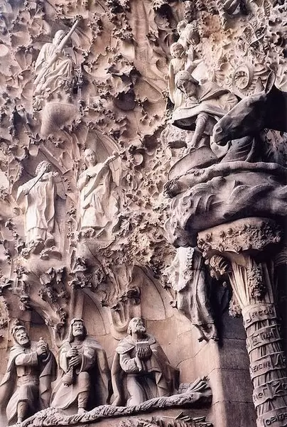 Amazing Pictures For Sagrada Familia The Largest Spain Church in Europe-10