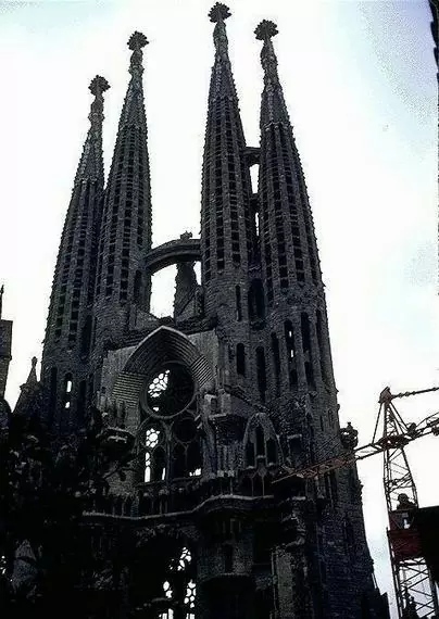 Amazing Pictures For Sagrada Familia The Largest Spain Church in Europe-9