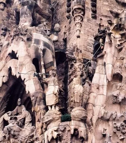 Amazing Pictures For Sagrada Familia The Largest Spain Church in Europe-7