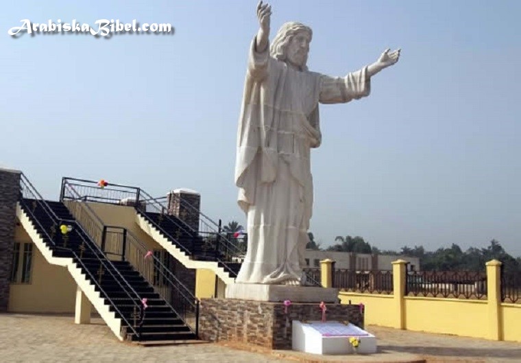 La Estatua Más Grande de Jesús en África Iglesia Católica