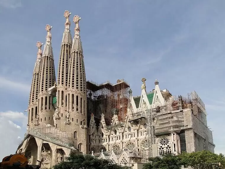 Amazing Pictures For Sagrada Familia The Largest Spain Church in Europe-12