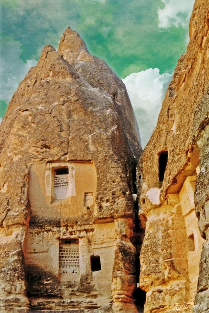 Churches of Göreme صور لأجمل الكنائس العالمية مميزة بشكلها الهندسي الرائع مـجـموعـة صـور مـن أجـمل الكنائس العالمية الغير عادية-32
