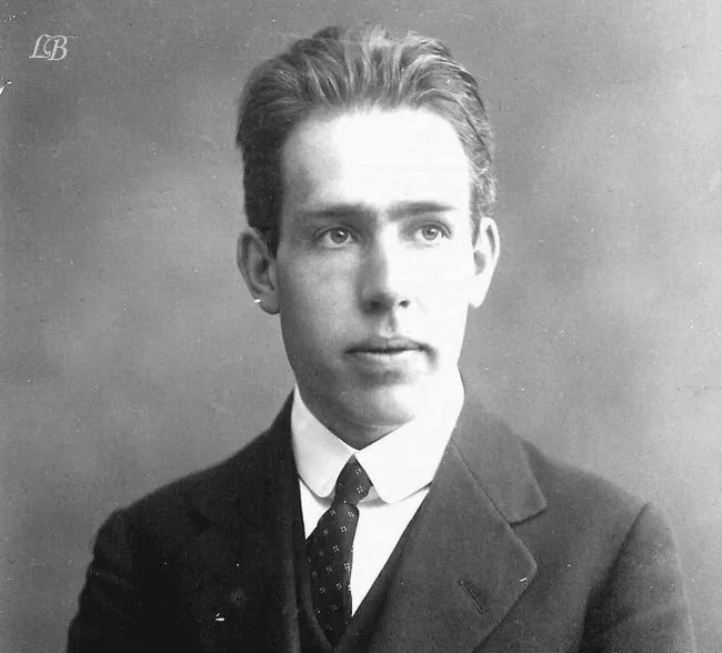 عالم الفيزياء نيلس هنريك دافيد بور Niels Henrik David Bohr