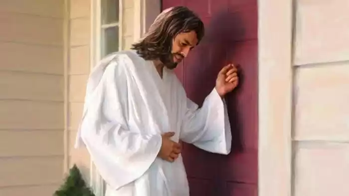 يسوع يقرع باب قلبك.. قل نعم وافتح الباب